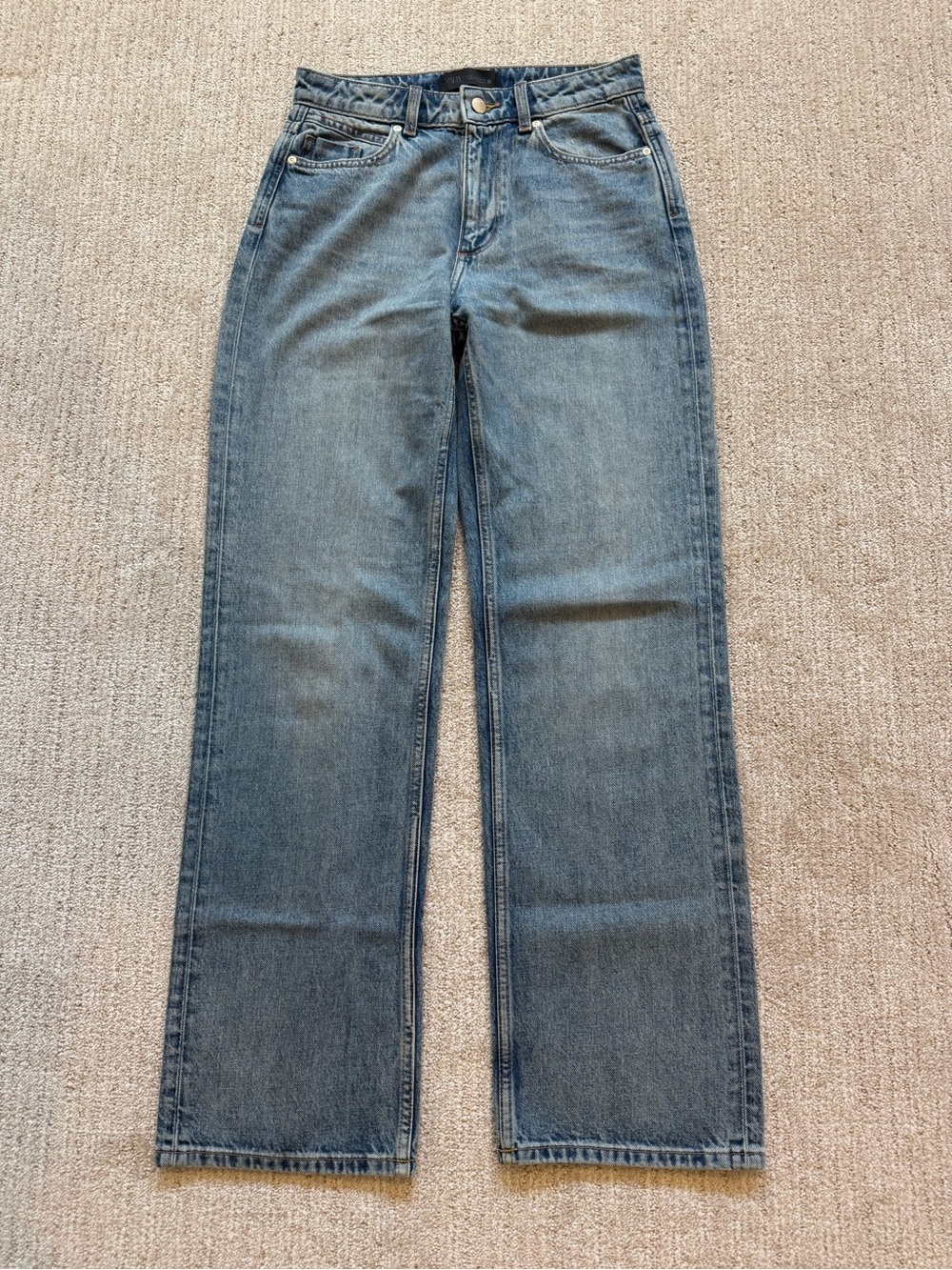 Zara Women's Straight-Leg Jeans in Light Blue Wash
